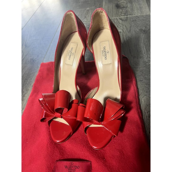 Valentino Red patent leather bow heels 40.5 10